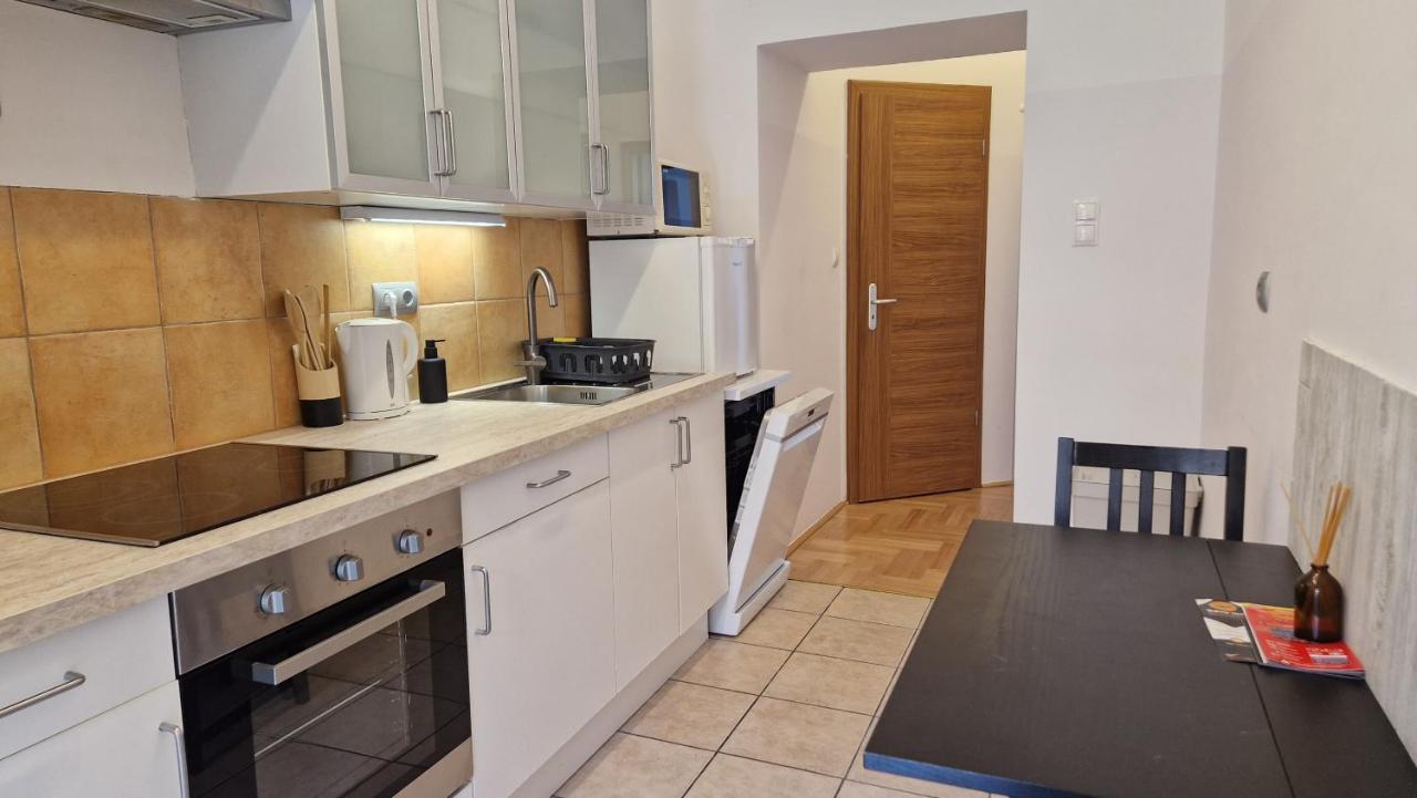 Halasz 2-Bedroom Apartment Near Castle, Free Public Parking Nearby بودابست المظهر الخارجي الصورة