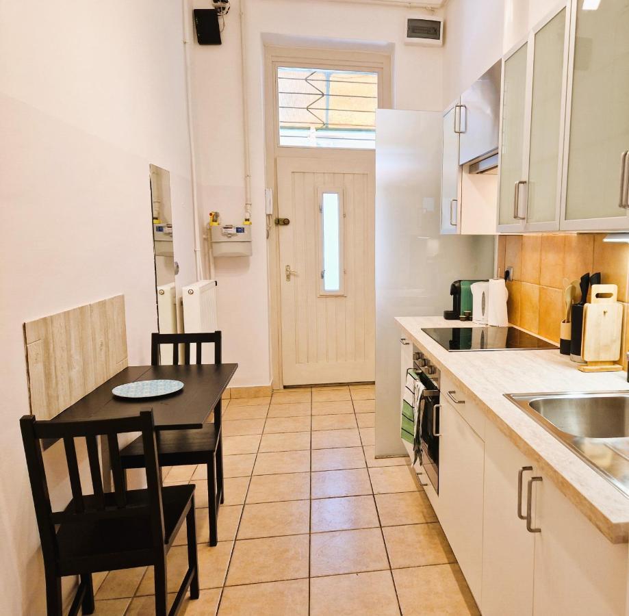 Halasz 2-Bedroom Apartment Near Castle, Free Public Parking Nearby بودابست المظهر الخارجي الصورة
